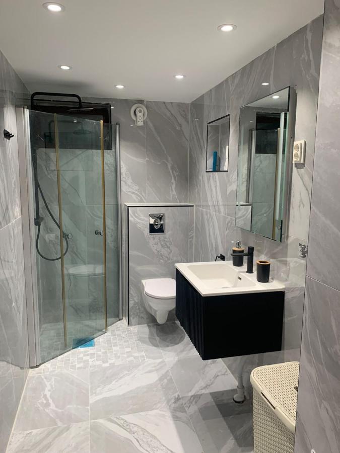 Beautiful 2 Rooms Apartment In Klofta,Near Oslo Airport& Oslo Exterior photo